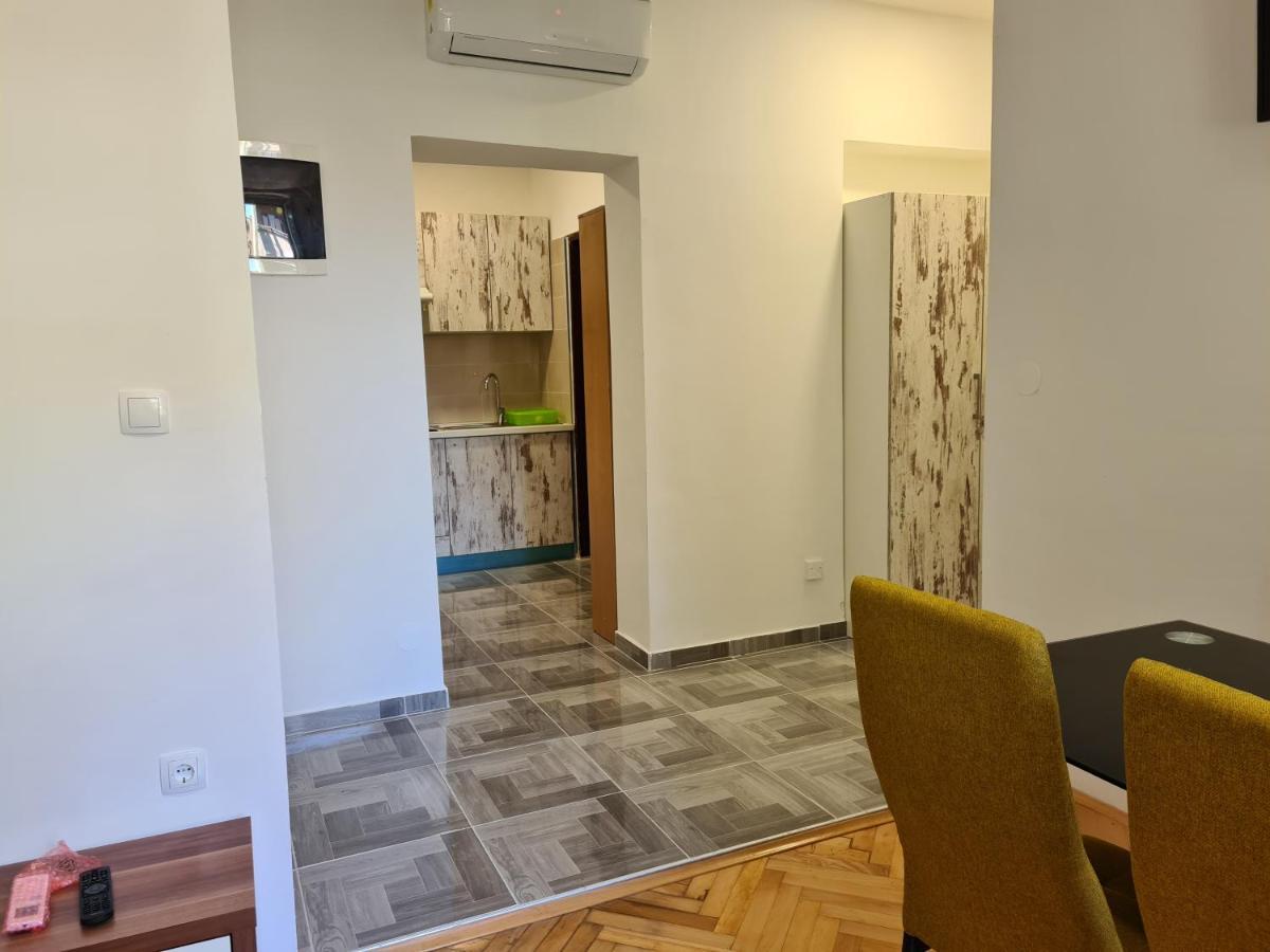 Se-Na Apartment Пула Екстериор снимка