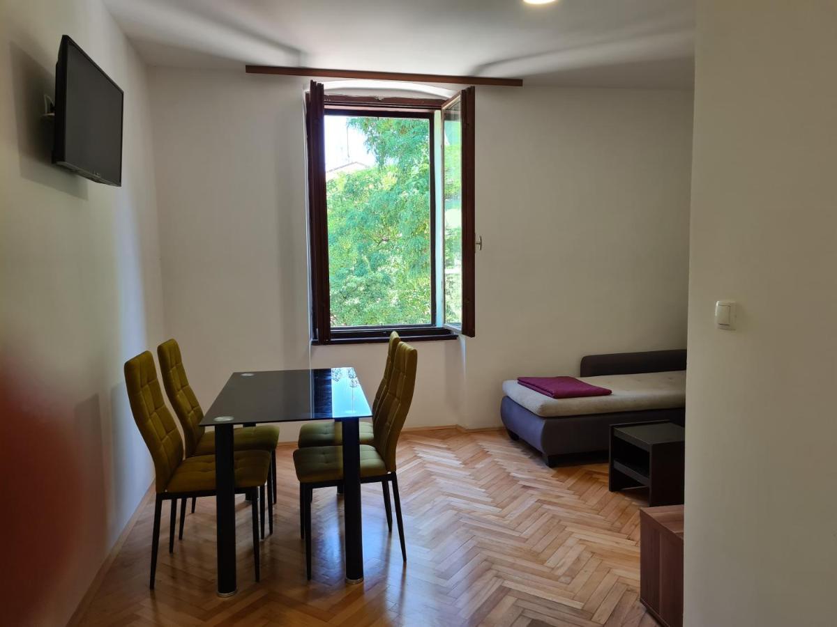 Se-Na Apartment Пула Екстериор снимка