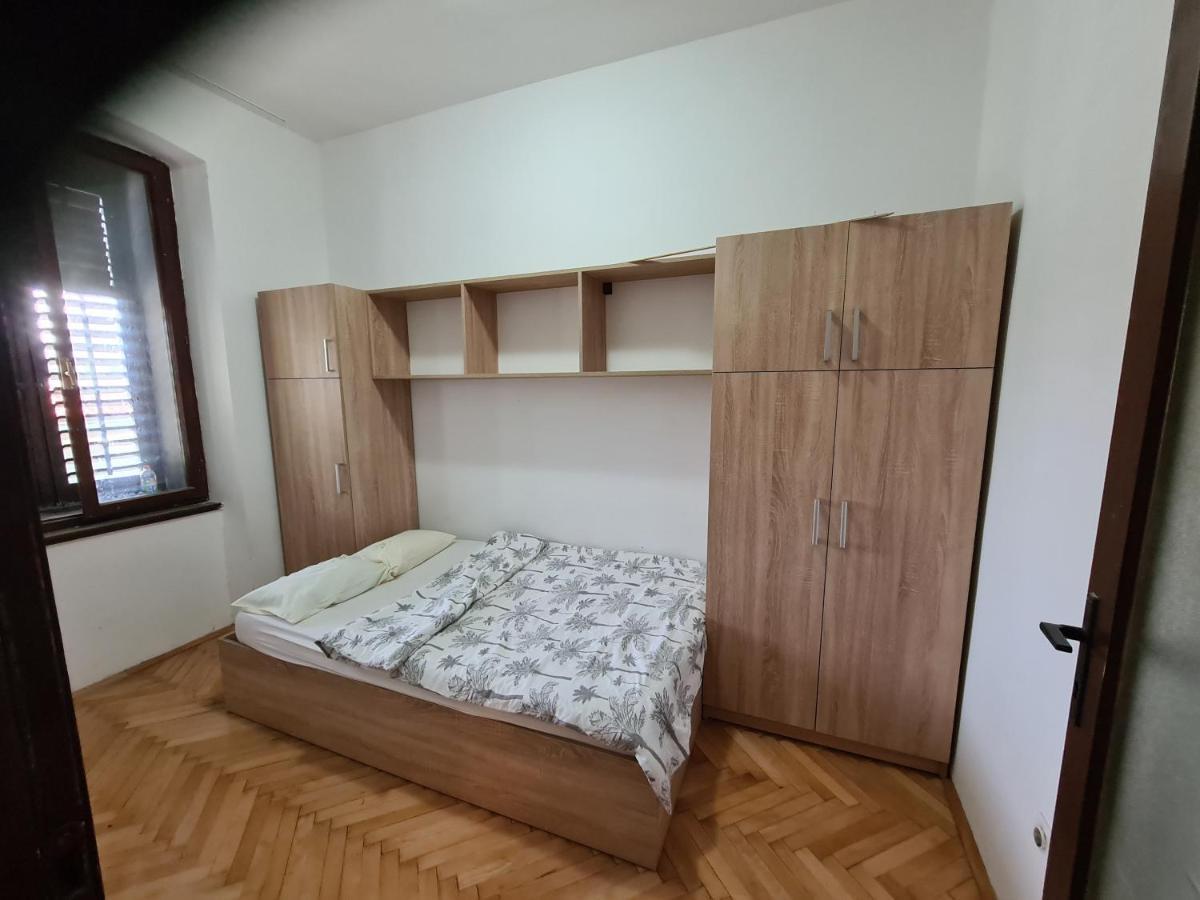 Se-Na Apartment Пула Екстериор снимка