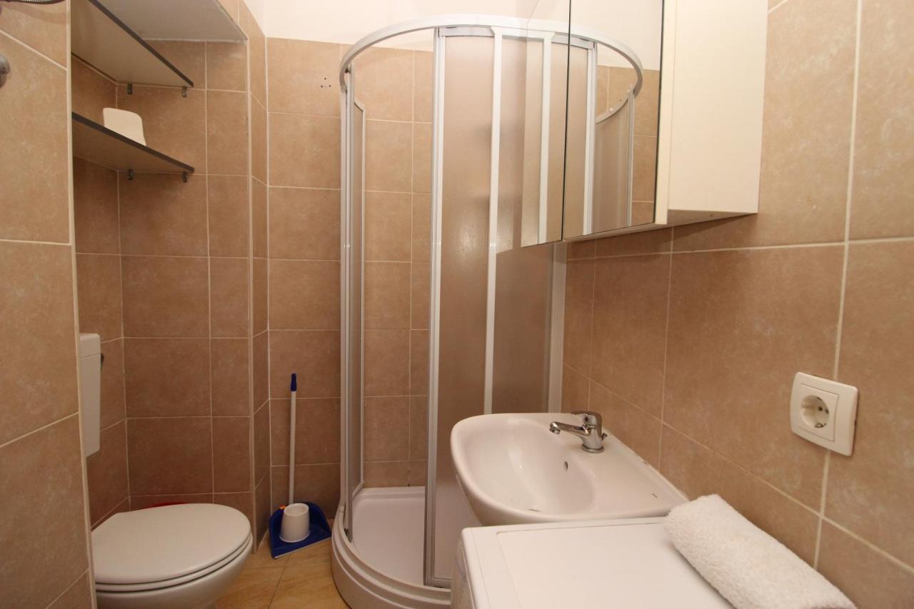Se-Na Apartment Пула Екстериор снимка
